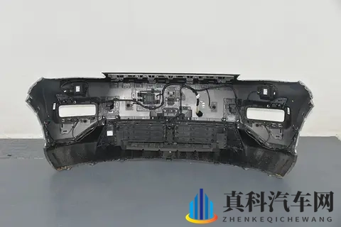 深蓝S05拆车:超大前备箱、超高集成度,10万多的车就有了!-3