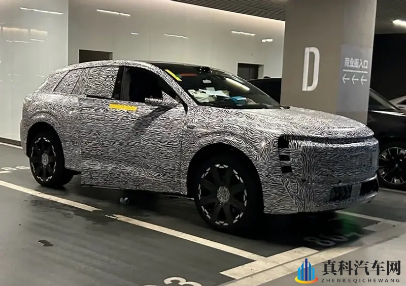 AUDI首款纯电SUV-E8谍照曝光！不是“换壳”车了-1