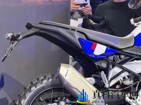 宝马印产F450GS在米兰展首秀！-1