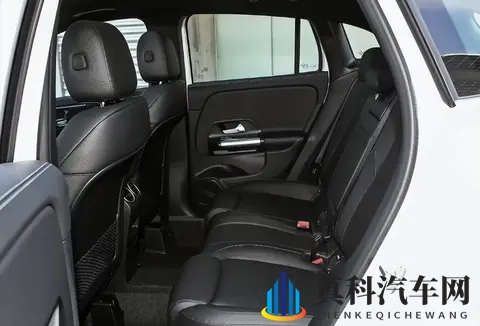 平民版“奔驰SUV”！从299万跌至18万，20T+适时四驱却无人欣赏-1