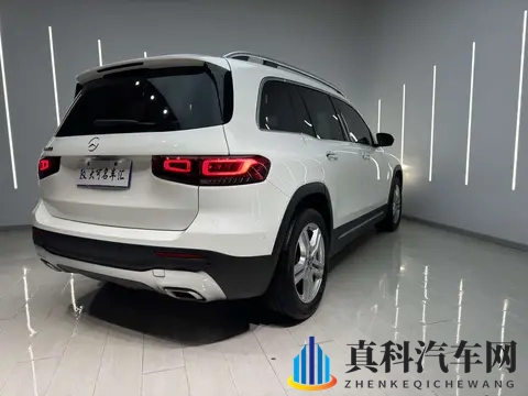 15万多拿下白色奔驰GLB,家用代步值不值?-3