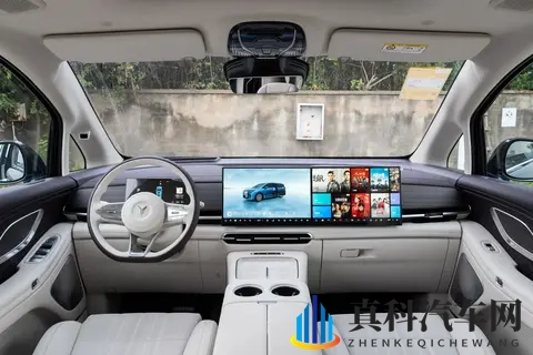 2026款岚图梦想家 PHEV:家用商用都合适,细节里藏着温度-3