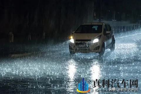 下暴雨开车，雨水撞击车头，会不会被吸入气缸？-1