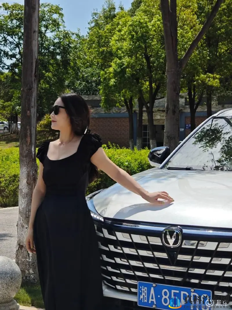 可查看女生内部的三国手游：探索三国女性角色内部视角手游-1