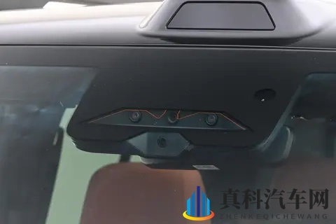 方程豹钛7：20万级硬派SUV，真能兼顾诗与远方和柴米油盐？-3