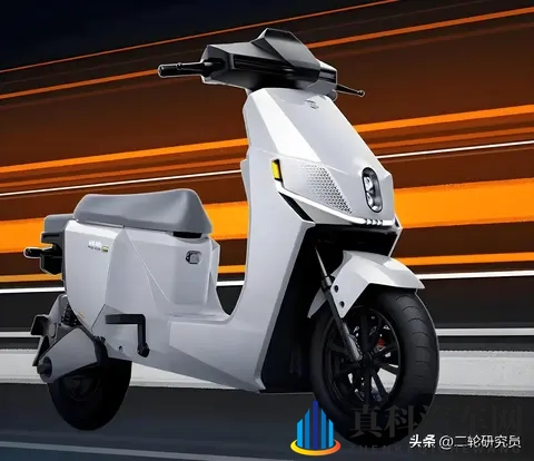 绿源S90-D:12项专利电机+3种动力模式，真能颠覆摩旅？-1