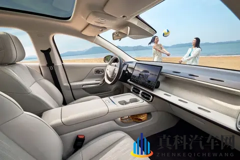 年轻人眼中的豪华轿车,试驾阿维塔06,192线激光雷达真香-3