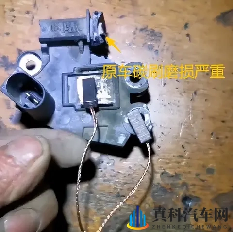 大众宝来电瓶灯常亮，别再花冤枉钱更换电瓶了！-1