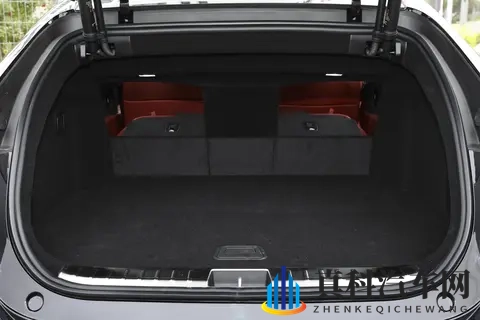 阿维塔 12 四激光版:30 万级豪华车,把钱花在用户每天用得到的地方-1