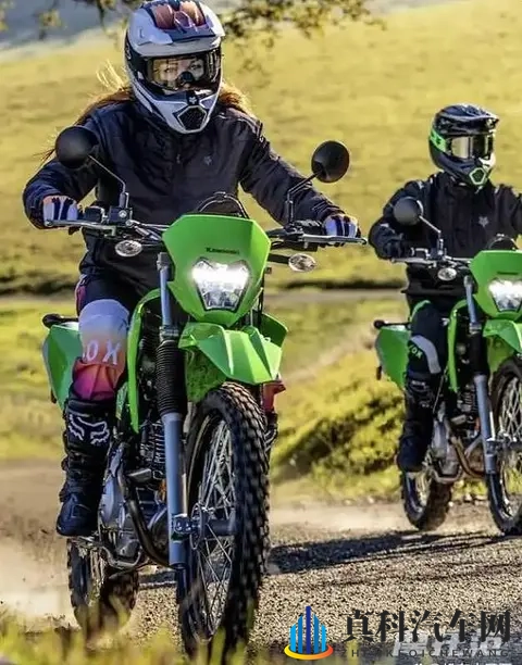 川崎KLX230以299万开卖，林道穿梭一把就过，新手也能轻松驾驭-1