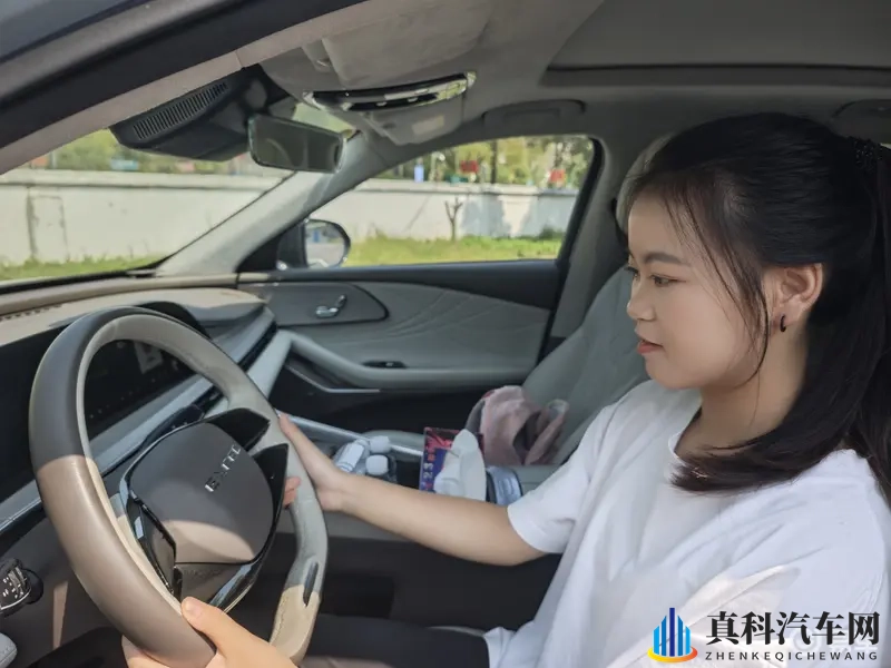 双人打扑克剧烈运动：扑克竞技，双人对抗，激情四溢运动-2