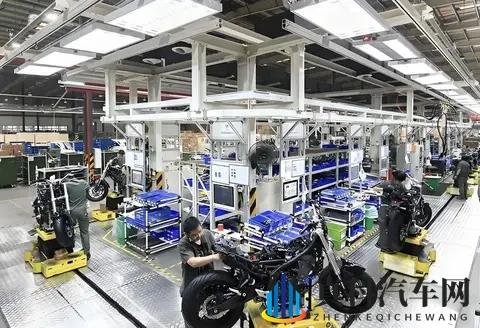 老师   露出奶头：汽车设计新潮流：奶嘴元素打造独特车型-3