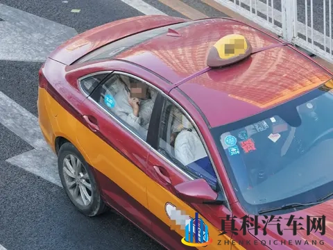 男生和女生一起羞羞羞:男女青年共度甜蜜时光-2