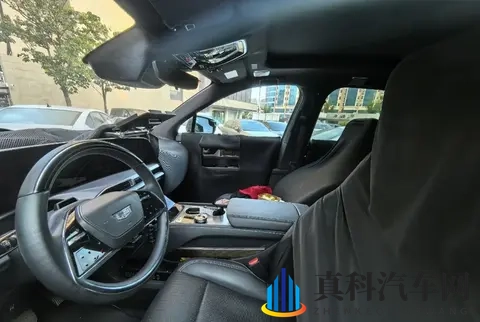 纯电“小凯雷德”?凯迪拉克VISTIQ国产现身,尺寸比IQ锐歌大一圈-2