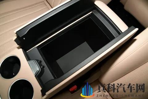 带全家出游，这台10万级七座SUV真香！ 试驾捷途X70L-3