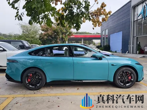 20万级纯电轿跑推荐！69秒破百，续航500km，带劲吗？-1