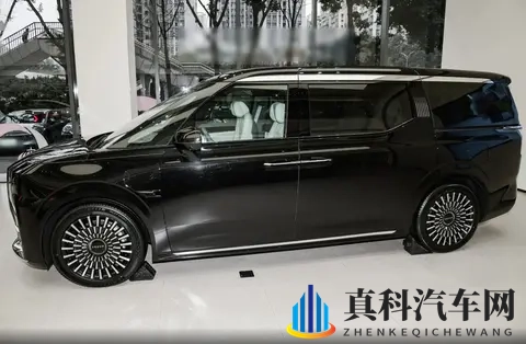 给家人的豪礼？ 来看看这款：试驾极氪009七座过道版的惊喜体验-1