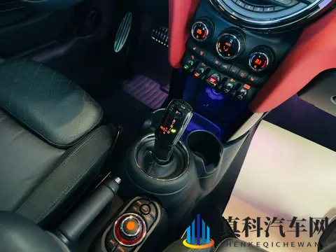 2024黄色软件：汽车软件革新，引领智能驾驶新纪元-2