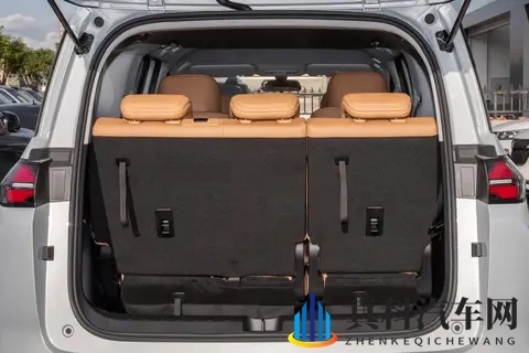 五菱星光730 PHEV家的新成员，出行的新答案？-1