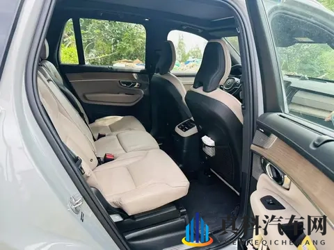 50万级豪华SUV对决 途锐与XC90怎么选？-1