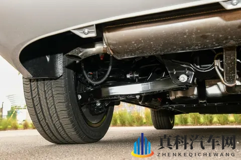 230km纯电续航或全时四驱,第三代蓝电E5 PLUS,究竟如何?-3