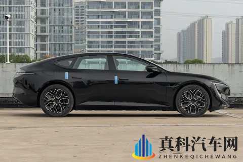 25万级起售，无短板的中大型豪华轿车？阿维塔12四激光版-1