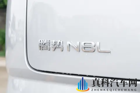 预算30万买六座SUV别纠结!39秒破百,1300公里续航,看它就够-2