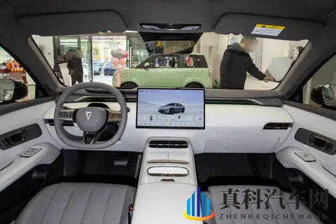 15万级新能源轿车如何破局？看看深蓝L06的均衡打法-3