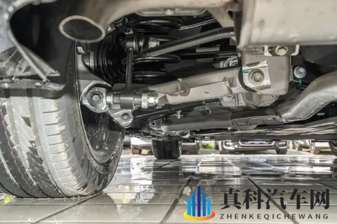 阿维塔06:华为加持,内外兼修,年轻人的第一台车选它准没错-3