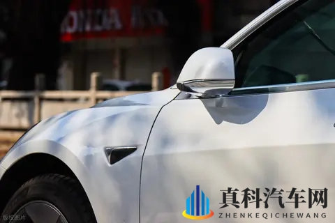 特斯拉FSD 来华终极考试:是 “自动驾驶龙” 还是 “罚单制造虫”?-2