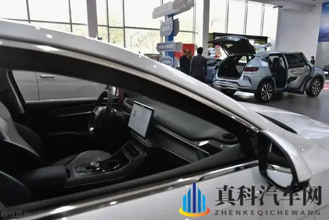 我换了4辆车后，才知道家用车一定要这样选，都是吃亏换来的经验-2