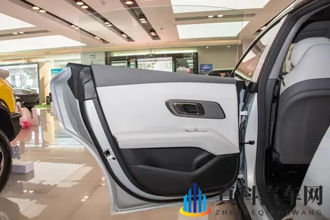 续航560km，标配3C快充，轴距2900mm，激光雷达加持-1