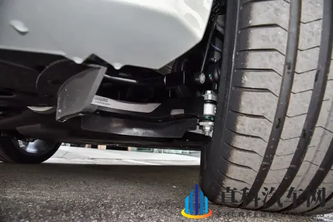 捷豹XFL哪个配置值得入手？基础豪华还是全面升级？全方面分析！-1