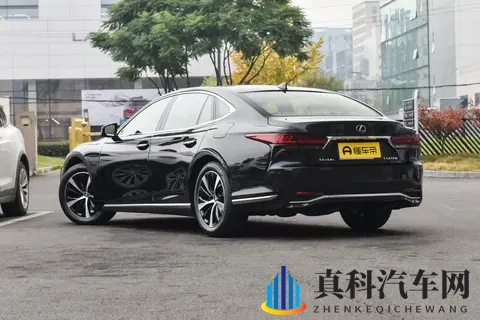 2024 款 LS 500h 怎么选？卓越、臻越、豪华版配置不同在哪？-1