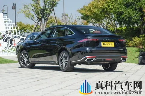 全新帝豪预售6.89万起！轴距加长105mm，1.5T动力碾压同级？-2