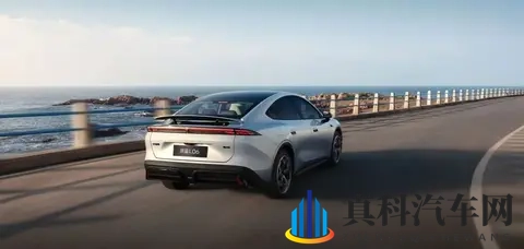 深蓝L06 标配激光雷达 磁流变悬架 预售价1399万起-3
