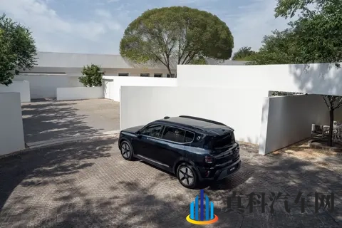 十多万入手豪华插混SUV?这台精灵5号EHD真的把5+2+7+1玩明白了!-3