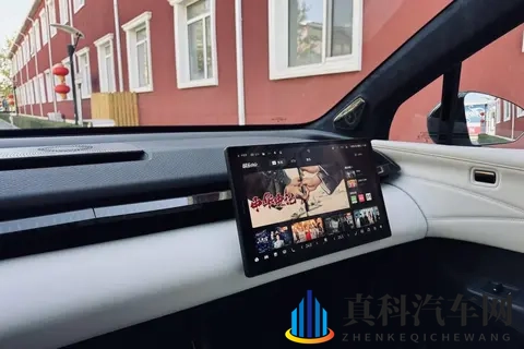 试驾极氪X精致臻享款，精致小车再进化！-2