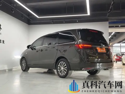 三年别克GL8，表显14万公里，陆上公务舱124万拿下！-2