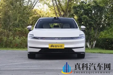 1199万起，800V+6C快充，还配冰箱彩电大沙发，这车值得等吗？-3