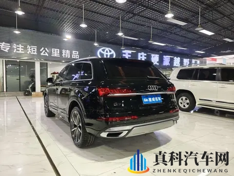 23年奥迪Q7一手准新车，45万公里，40多万体验陆地头等舱-3