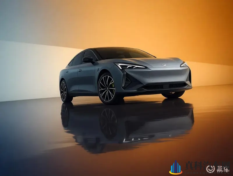 极狐阿尔法S5:onebox系统，高效紧急避障，卓越操控-1