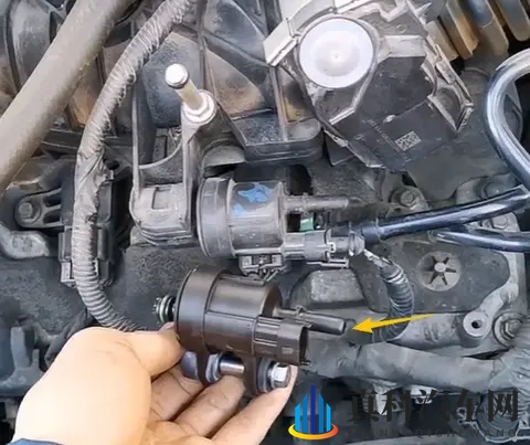 别克GL8混合气过稀，别走弯路，一拔一堵直接破案！-1