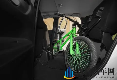 市场很热闹，用户更务实！如何看待争议之下的“飞度现象”-1