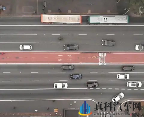 新能源时代，为何仍有半数人钟情油车？-3