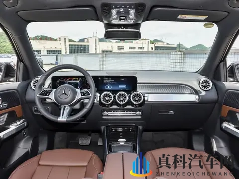 奔驰7座SUV拿捏人心，已经跌到了1639万，疯狂收割年轻人-1