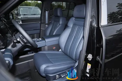 科技大空间SUV，方程豹钛7，让全家出行更安心与便捷-2