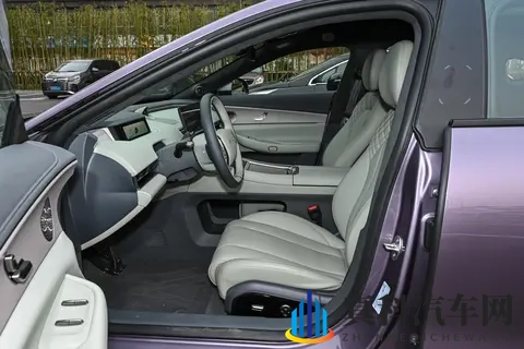 雪豹四驱+猎鹰辅驾+1645km续航：星纪元ES增程版试驾惊喜体验-2