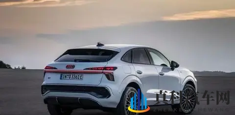 新款Q3 Sportback海外亮相，燃油_混动齐上阵，这波香不香？-2