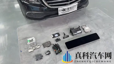 2019款奔驰E300老改新HU6触摸屏幕主机新款系统-1